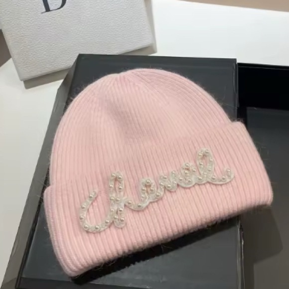 Boutique Accessories - Chic White Rabbit Wool Knit Beanie